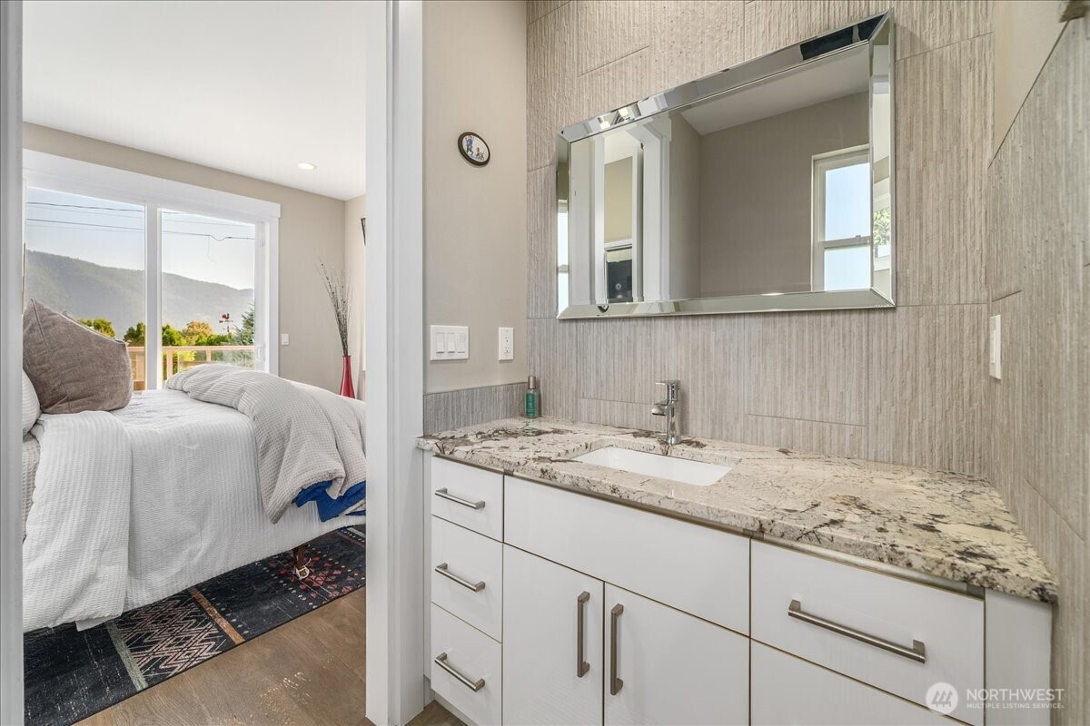 750 Lakeshore Drive Property Photo 20