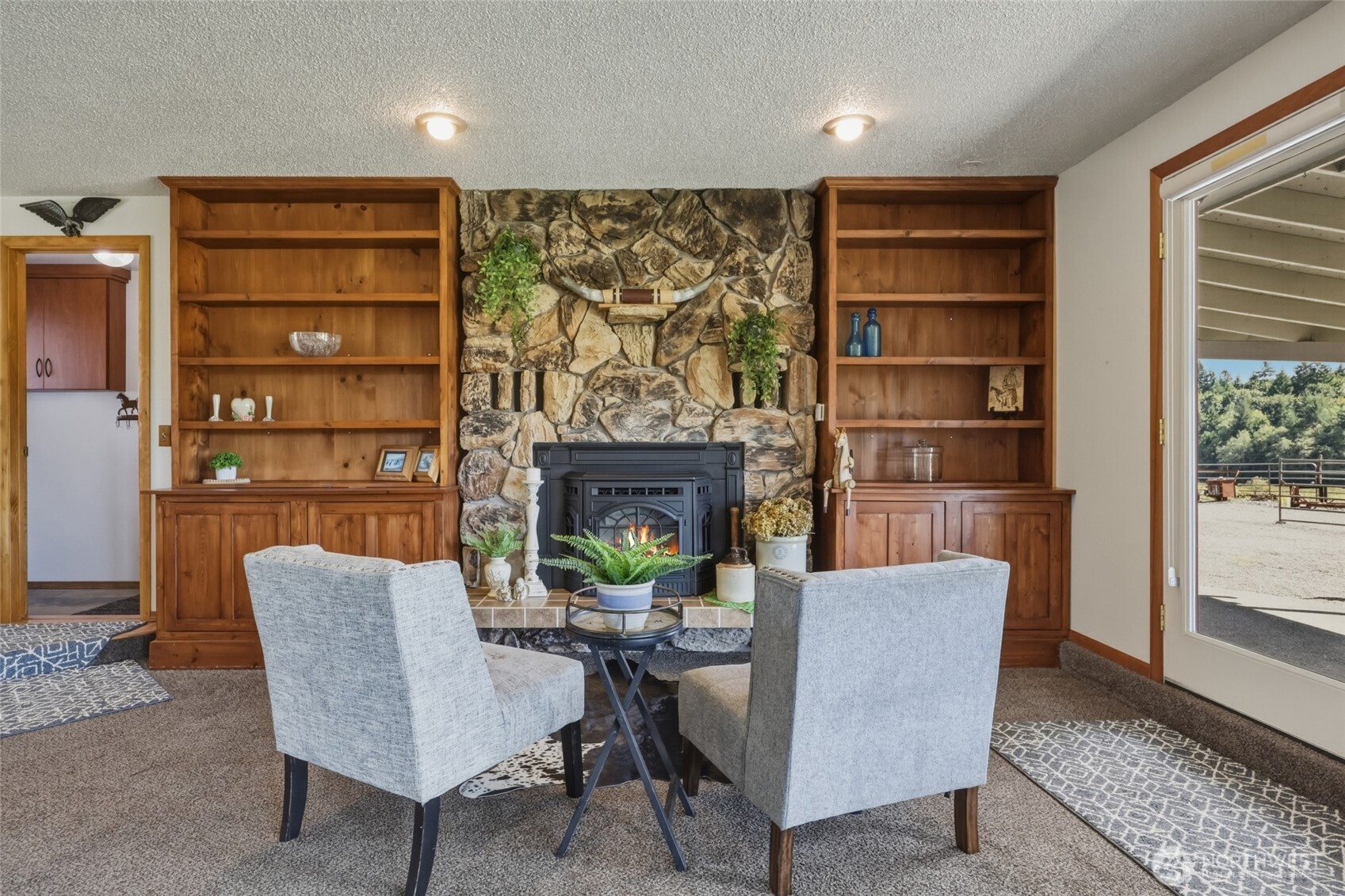 2421 Beaver Creek Drive Property Photo 4