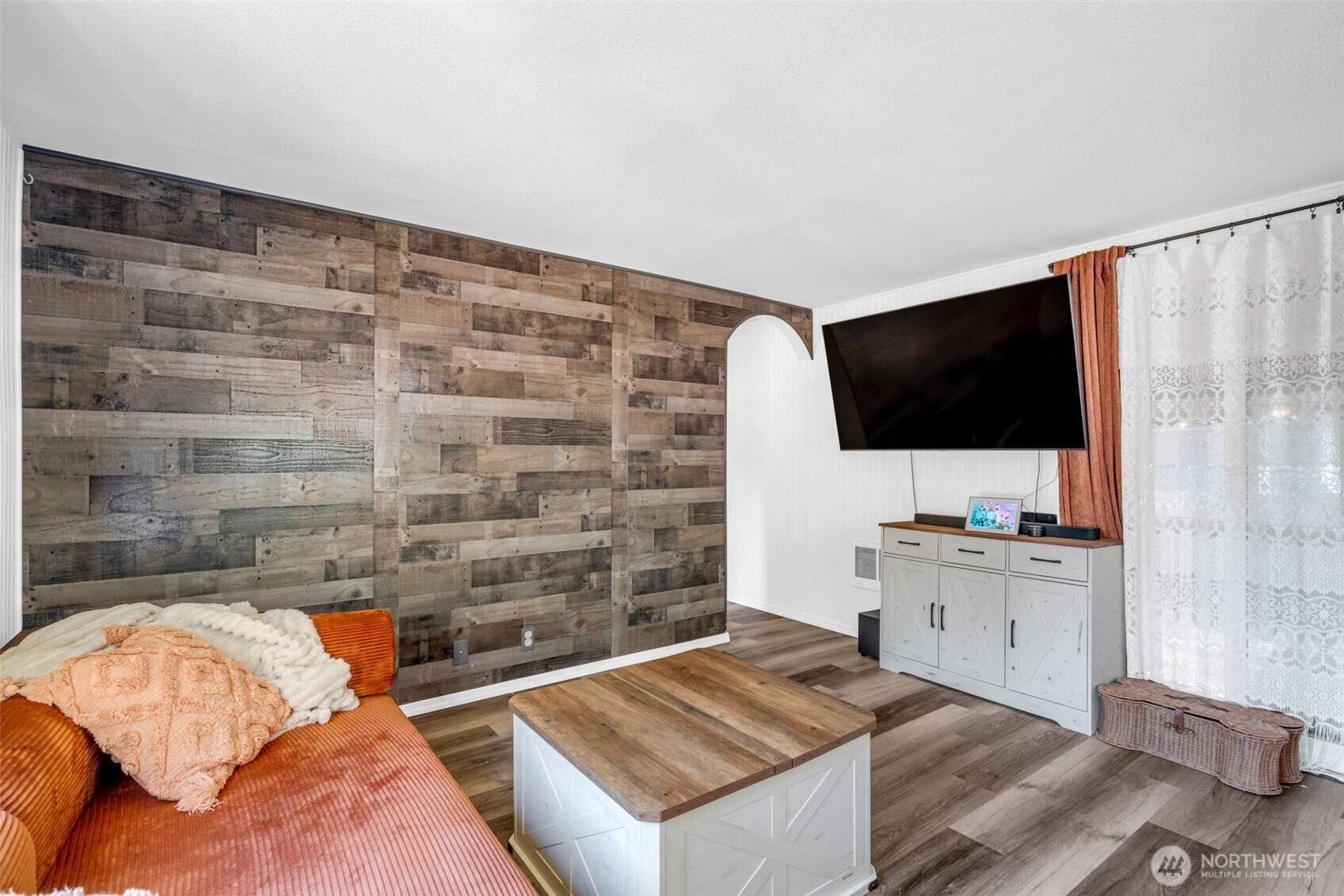 21114 119th Street Property Photo 4