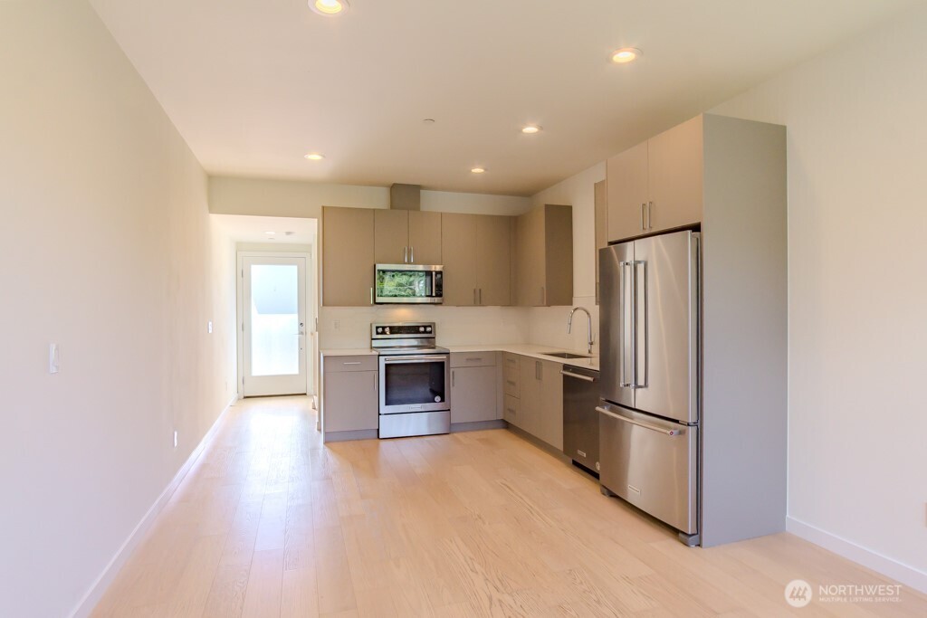 2513 13th Avenue E Property Photo 4