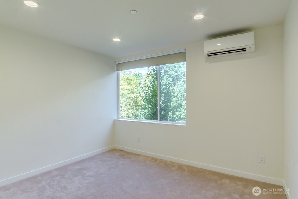 2513 13th Avenue E Property Photo 6
