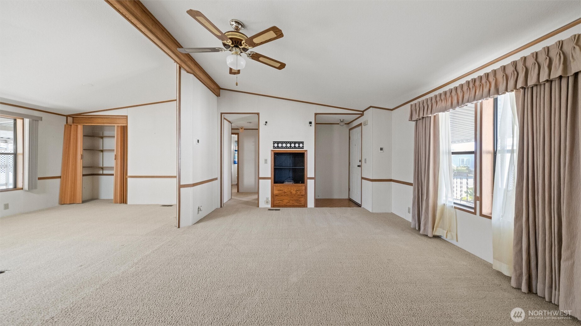 1324 Rancho Villa Drive Property Photo 5