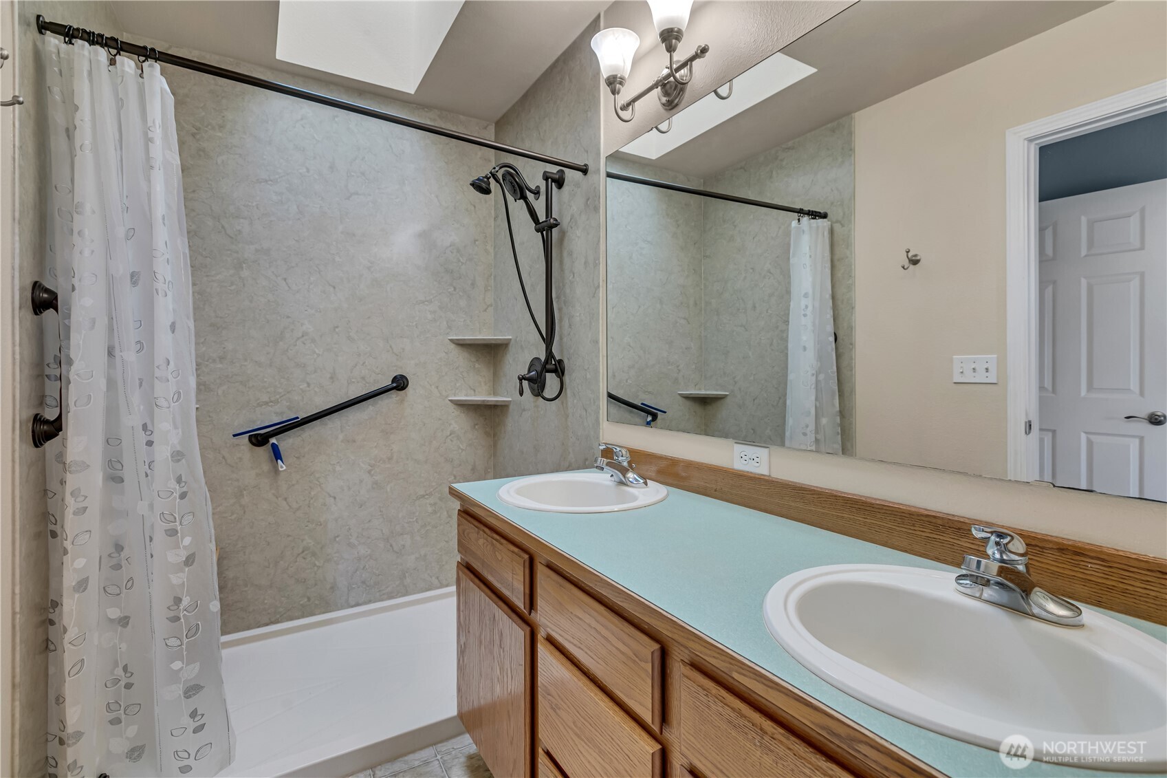 756 Oakhurst Drive Property Photo 18