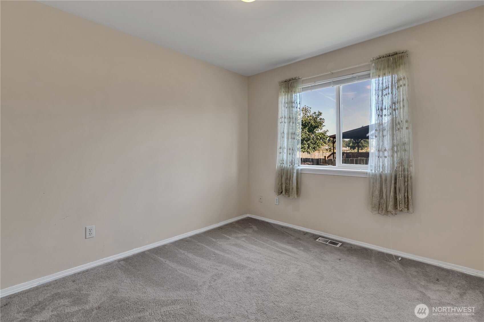 756 Oakhurst Drive Property Photo 23