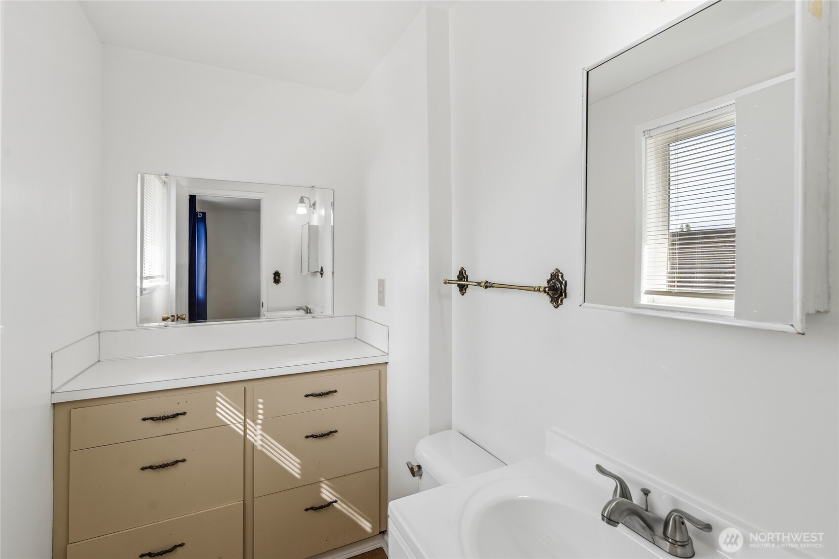 6225 S Huson Street Property Photo 16