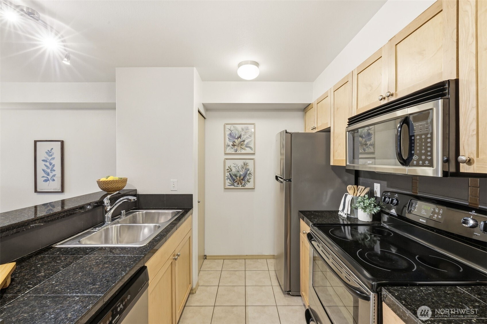 9057 Greenwood Avenue 102 Property Photo 6