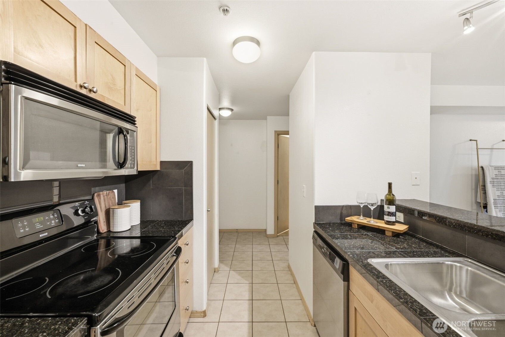 9057 Greenwood Avenue 102 Property Photo 8