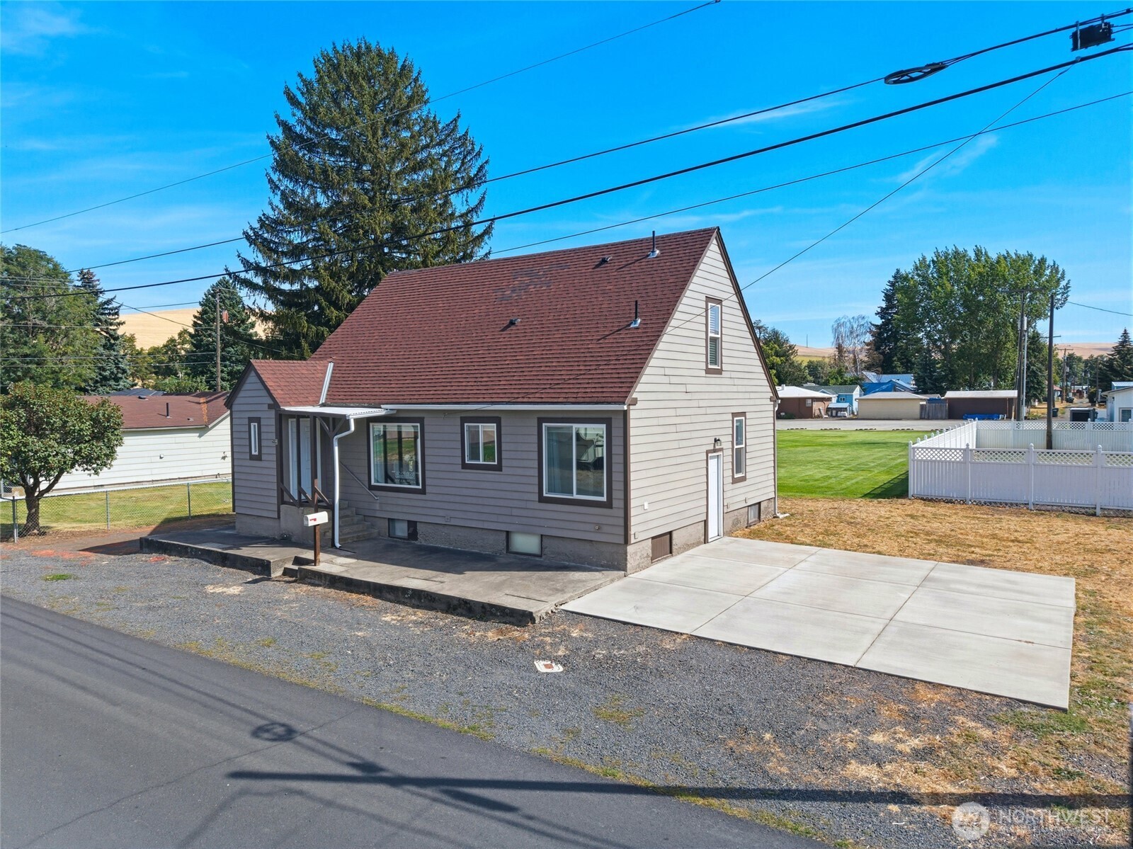412 Pearson Street Property Photo 5
