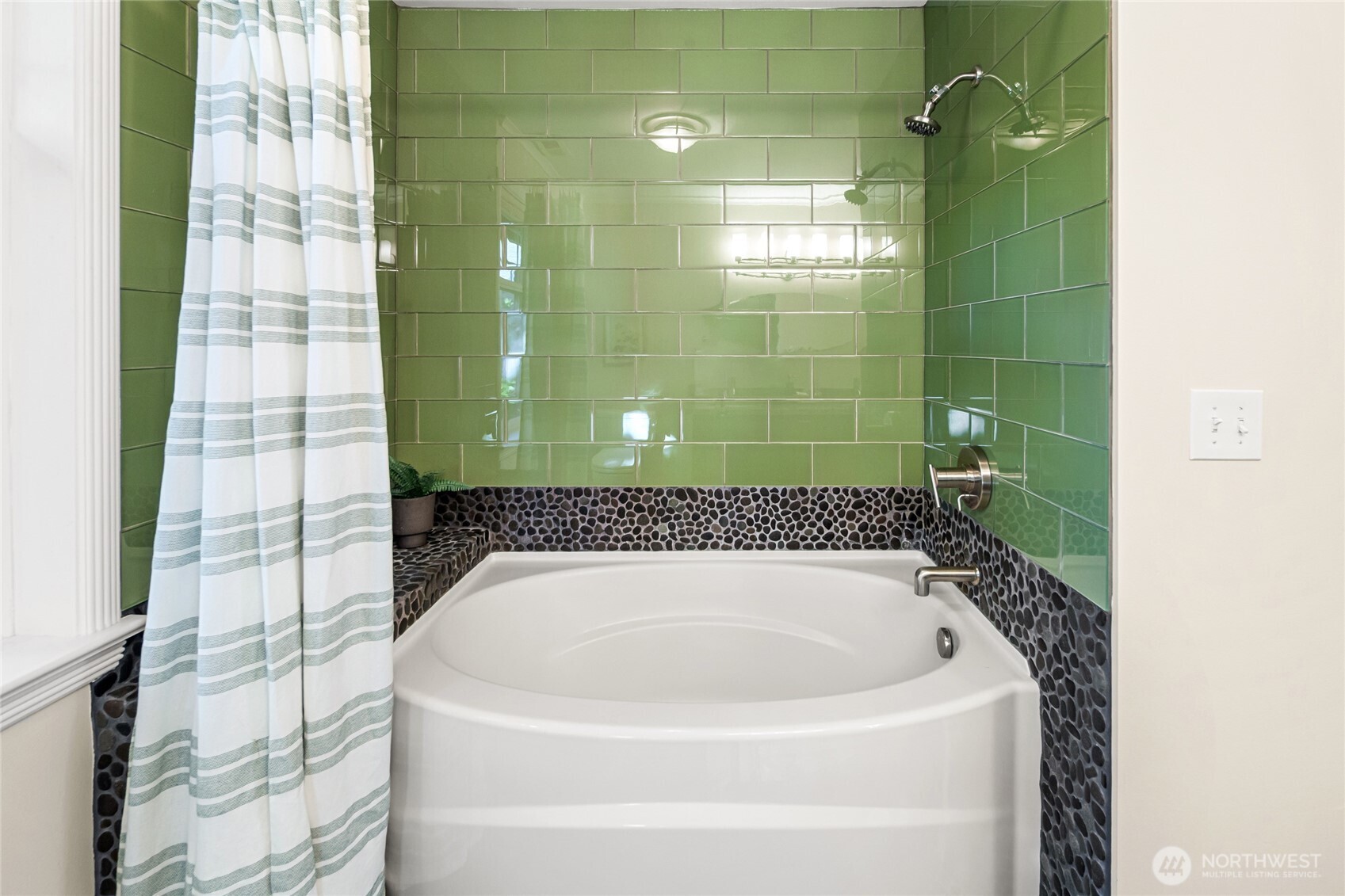 3205 E Pine Street Property Photo 31