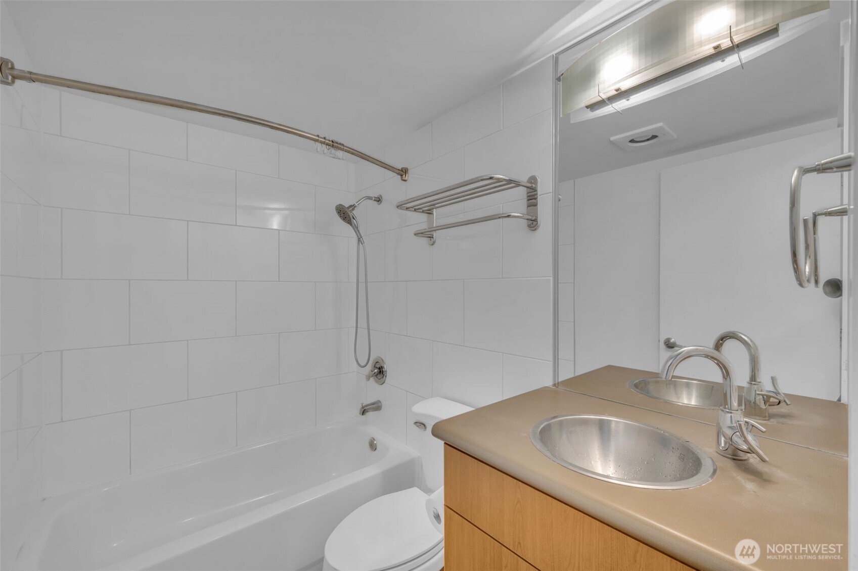 3401 Wallingford Avenue 210 Property Photo 14