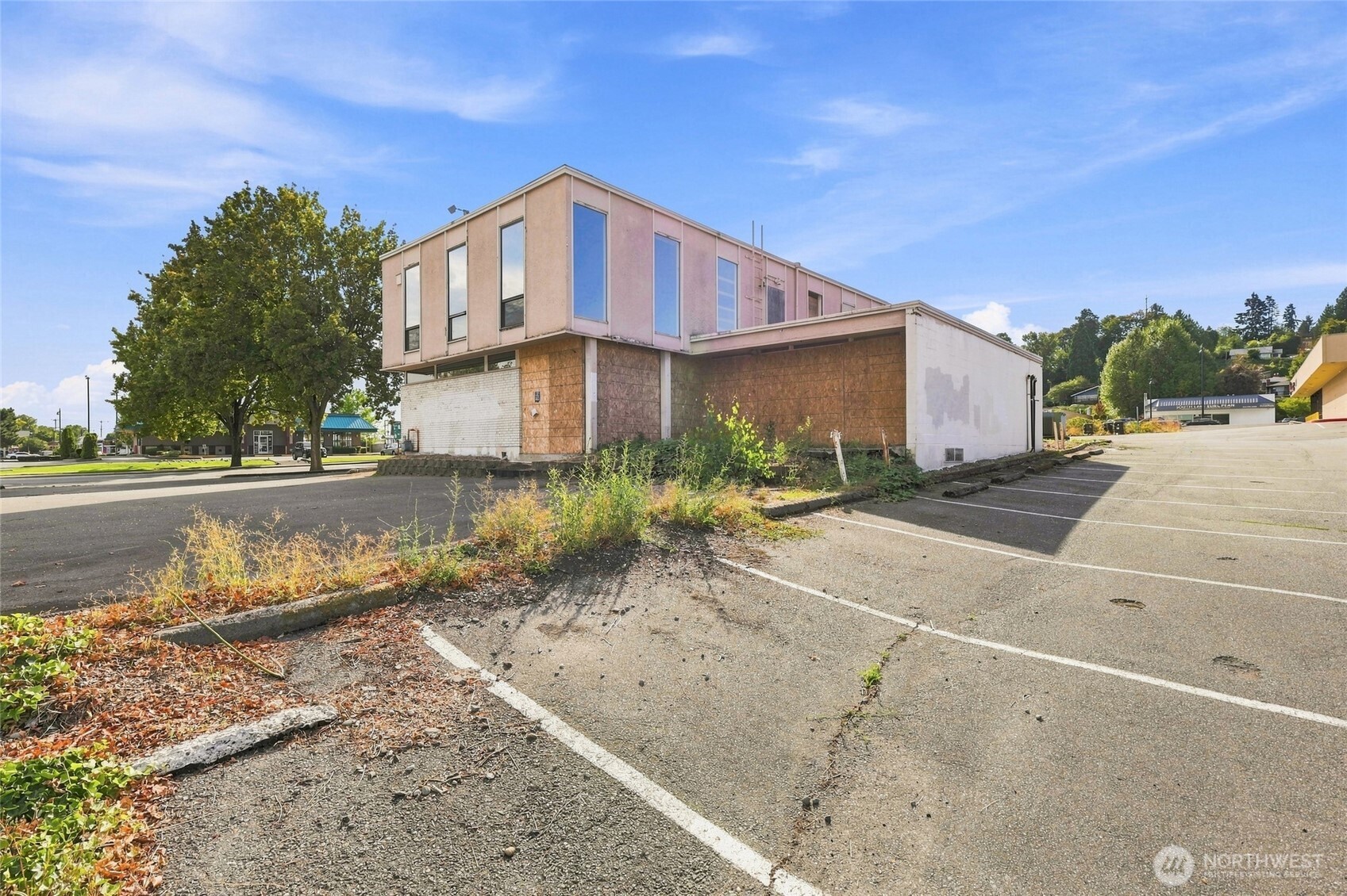 100 S 2nd Street Property Photo 7