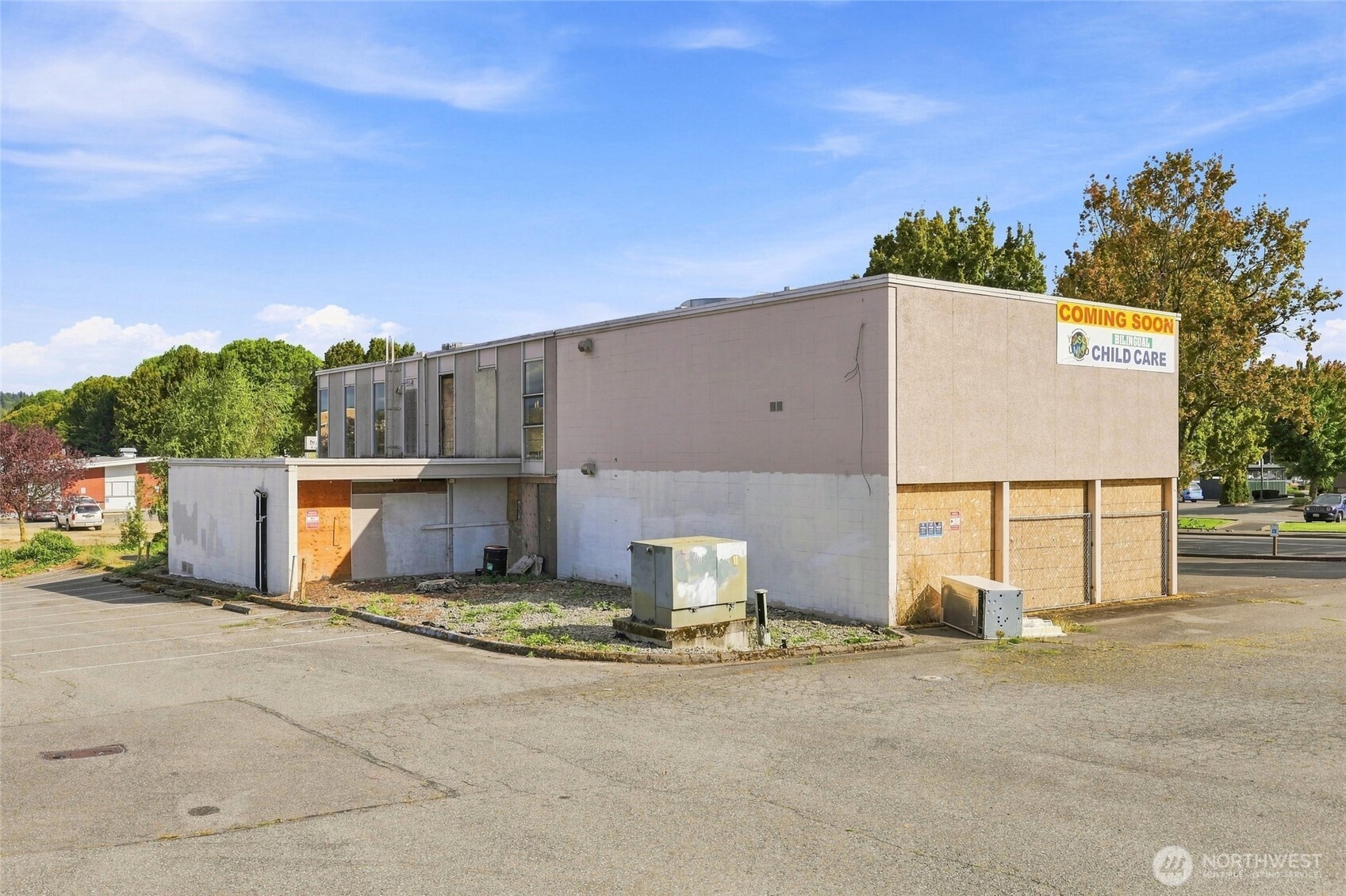 100 S 2nd Street Property Photo 8