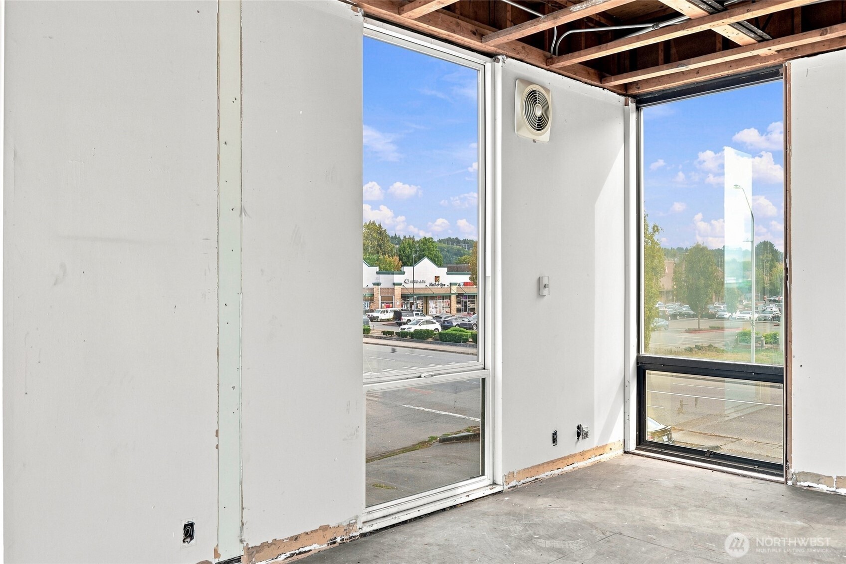 100 S 2nd Street Property Photo 18