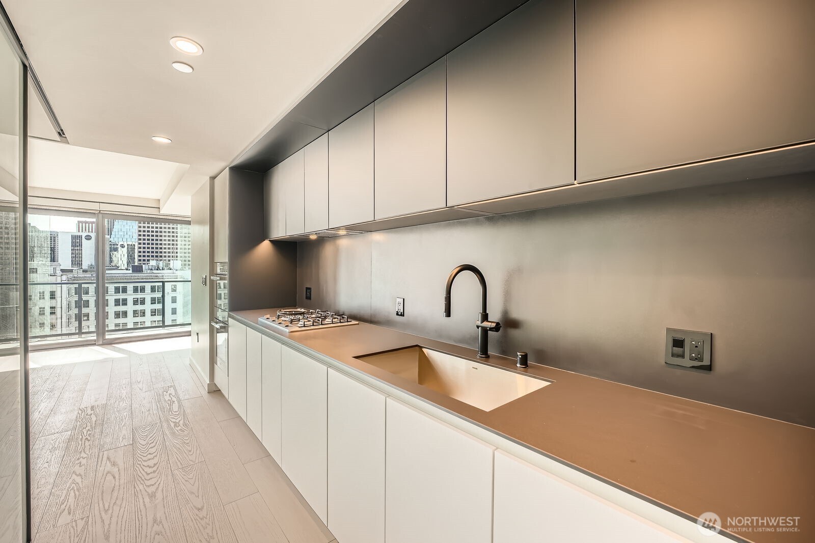 300 Virginia Street 1208 Property Photo 4
