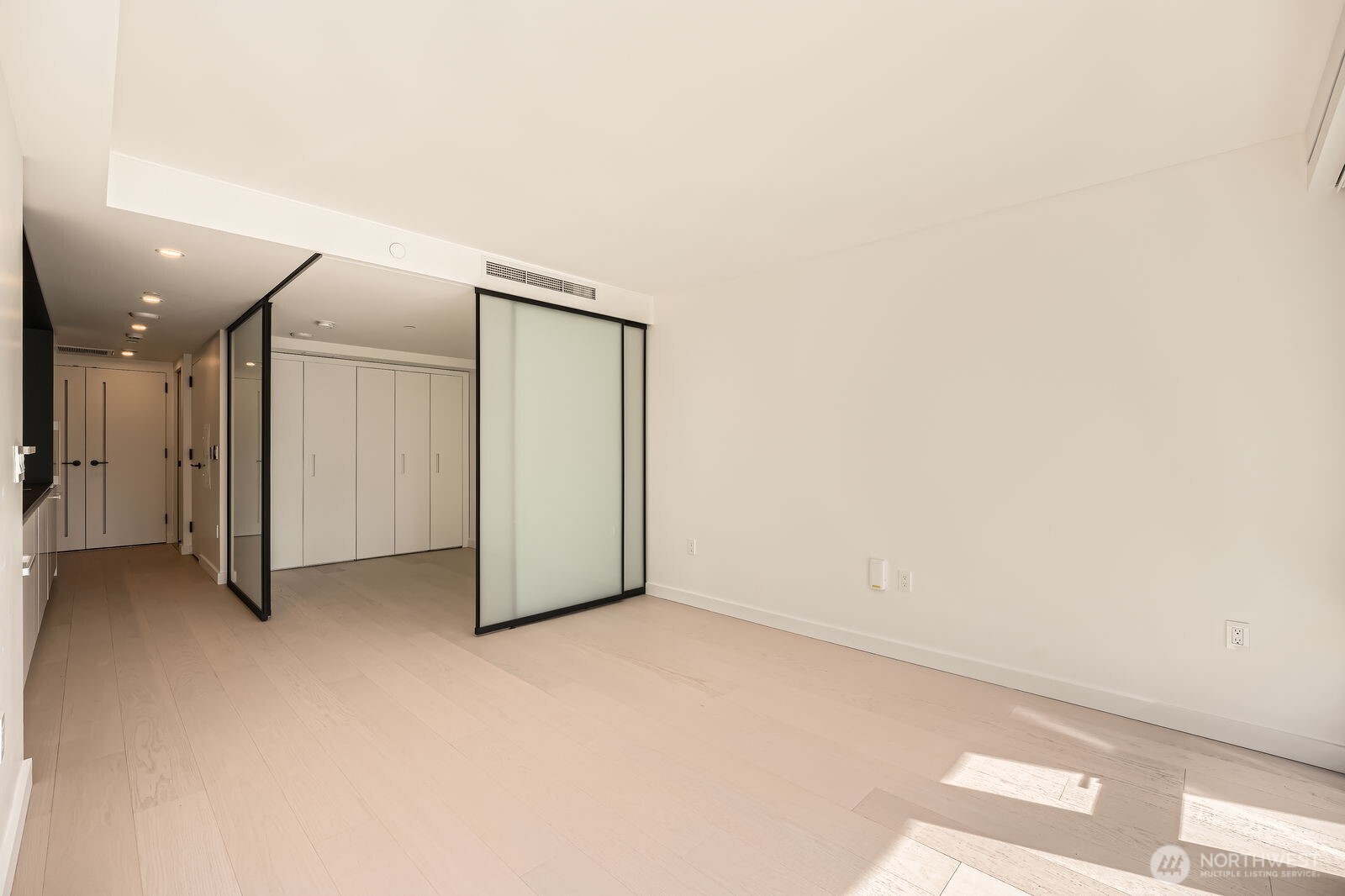 300 Virginia Street 1208 Property Photo 5