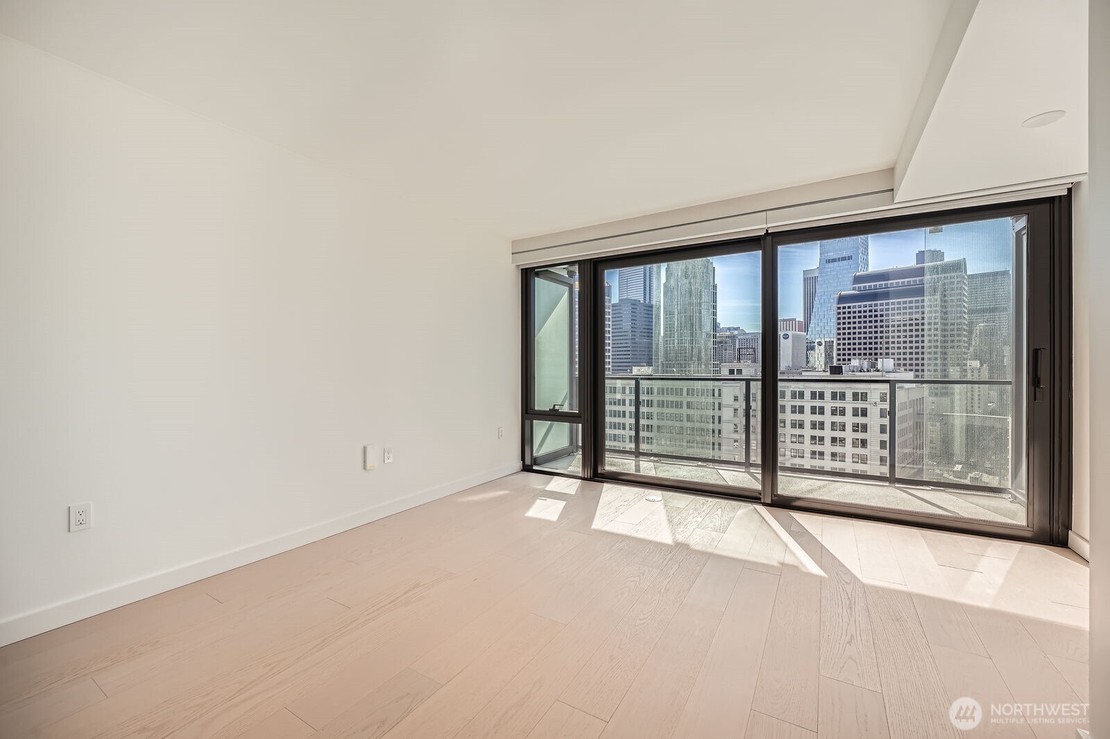 300 Virginia Street 1208 Property Photo 9