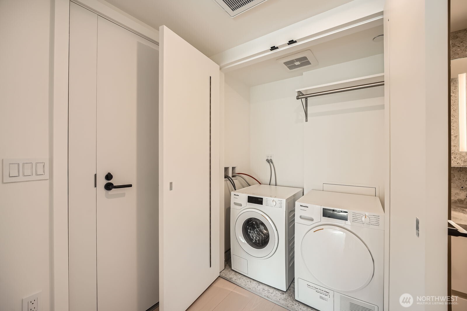 300 Virginia Street 1208 Property Photo 12