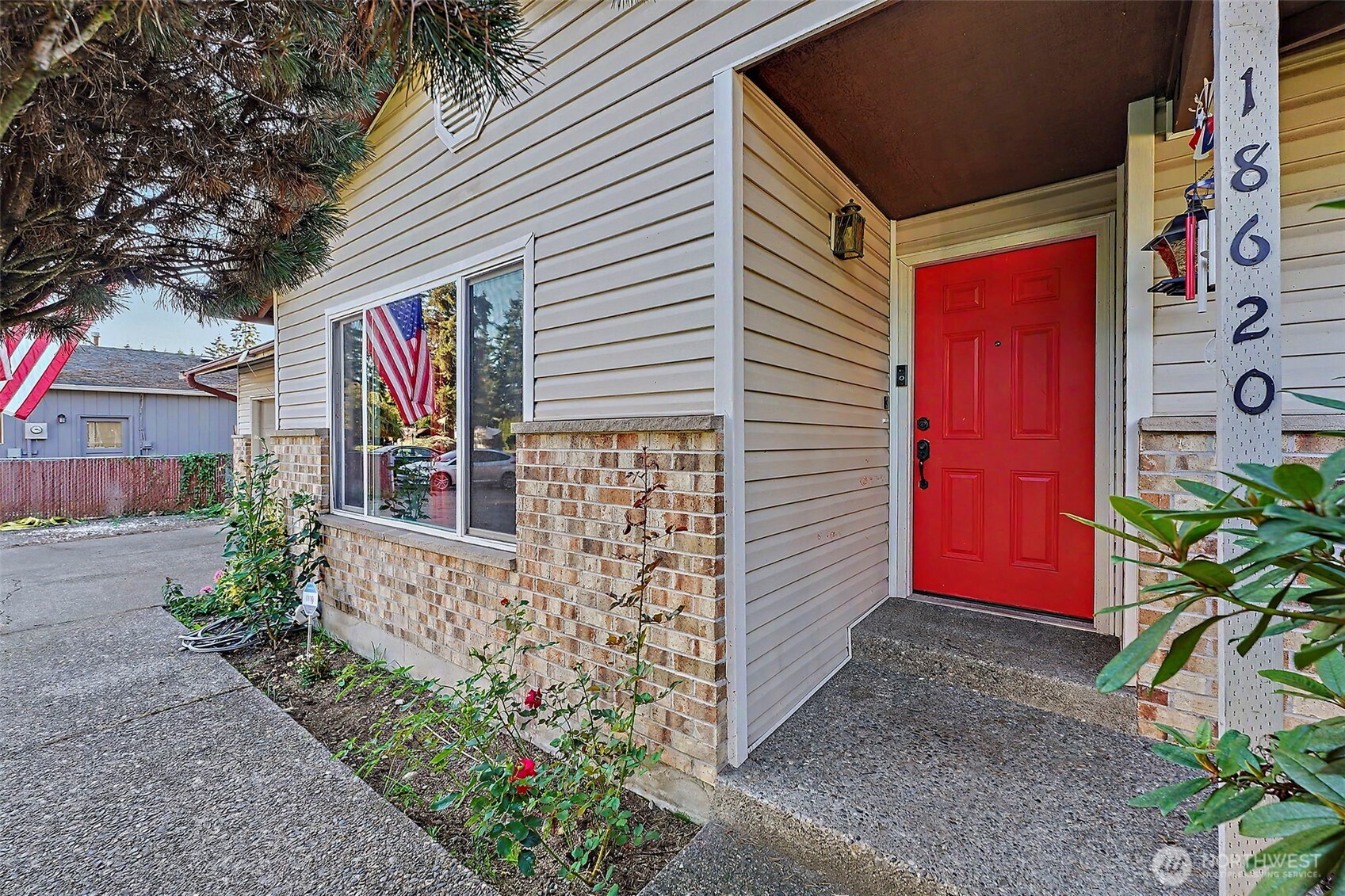18620 9th Ave Court Property Photo 4
