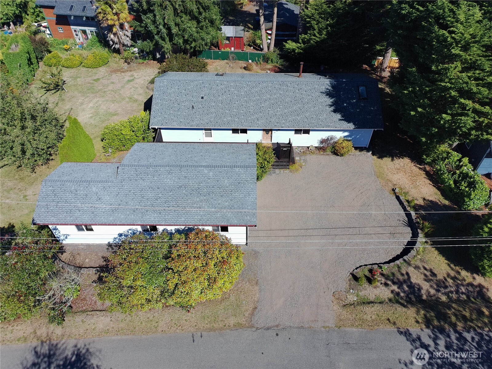 6736 Ne Admiralty Lane Property Photo 1
