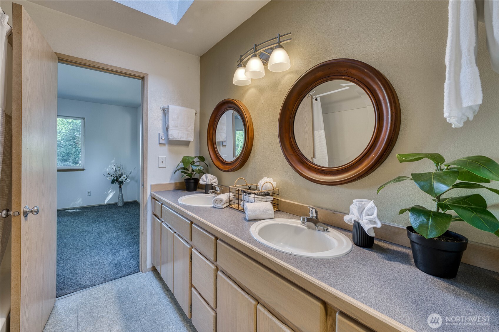 6736 Ne Admiralty Lane Property Photo 14