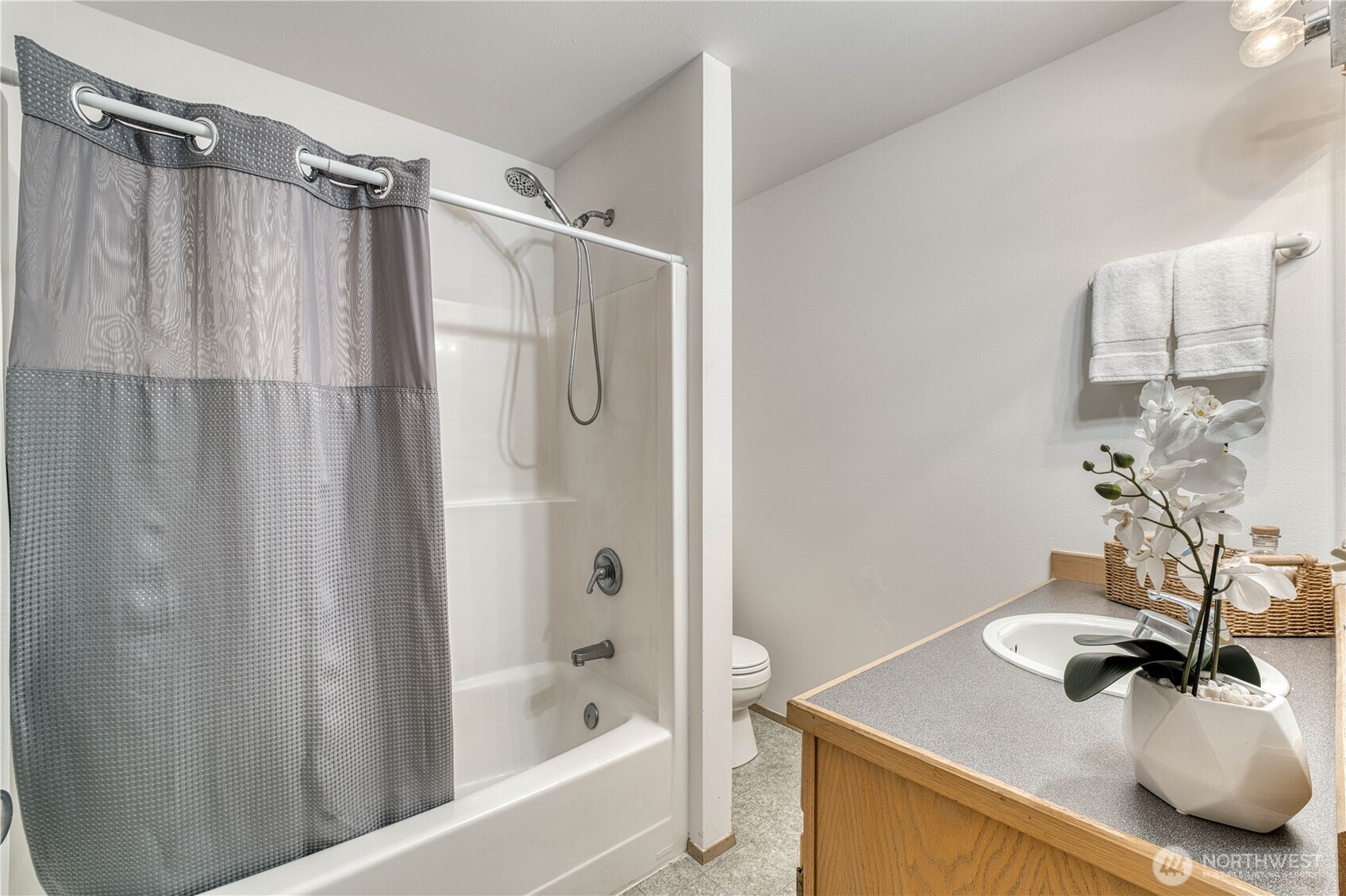 6736 Ne Admiralty Lane Property Photo 16