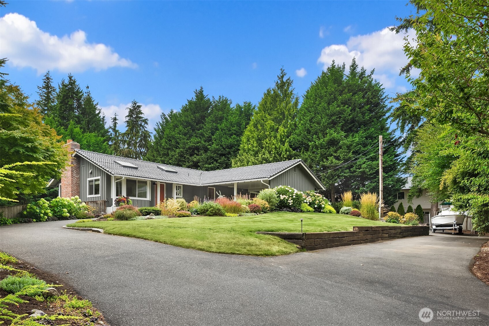 4910 134th Place Property Photo 3