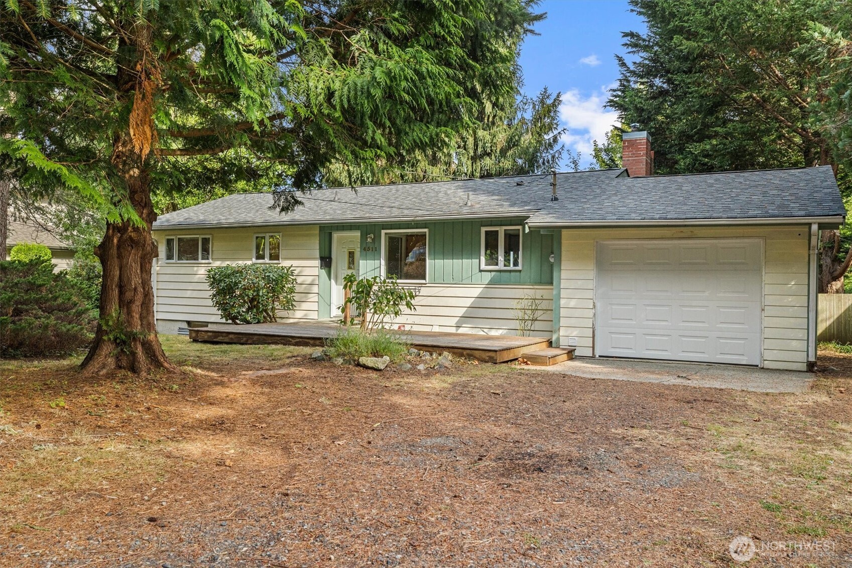 4511 Lakeway Drive Property Photo 1