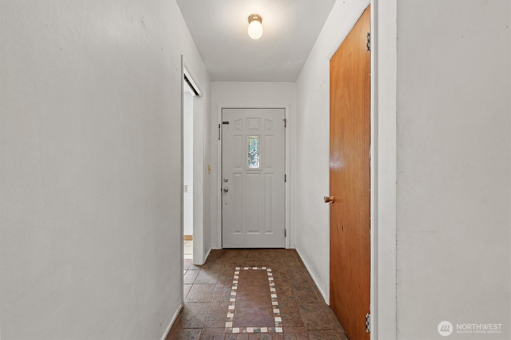 4511 Lakeway Drive Property Photo 5