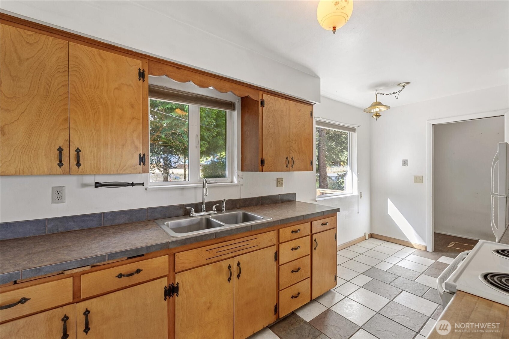 4511 Lakeway Drive Property Photo 8