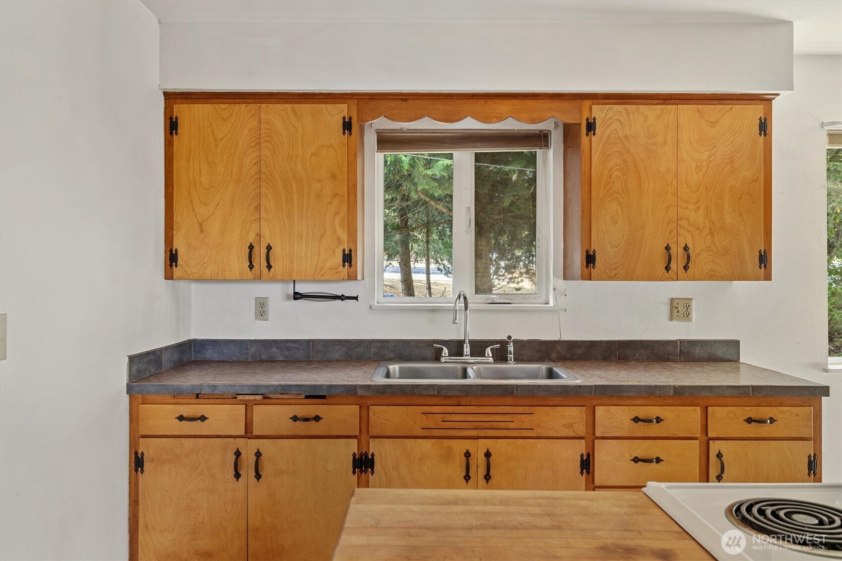 4511 Lakeway Drive Property Photo 9