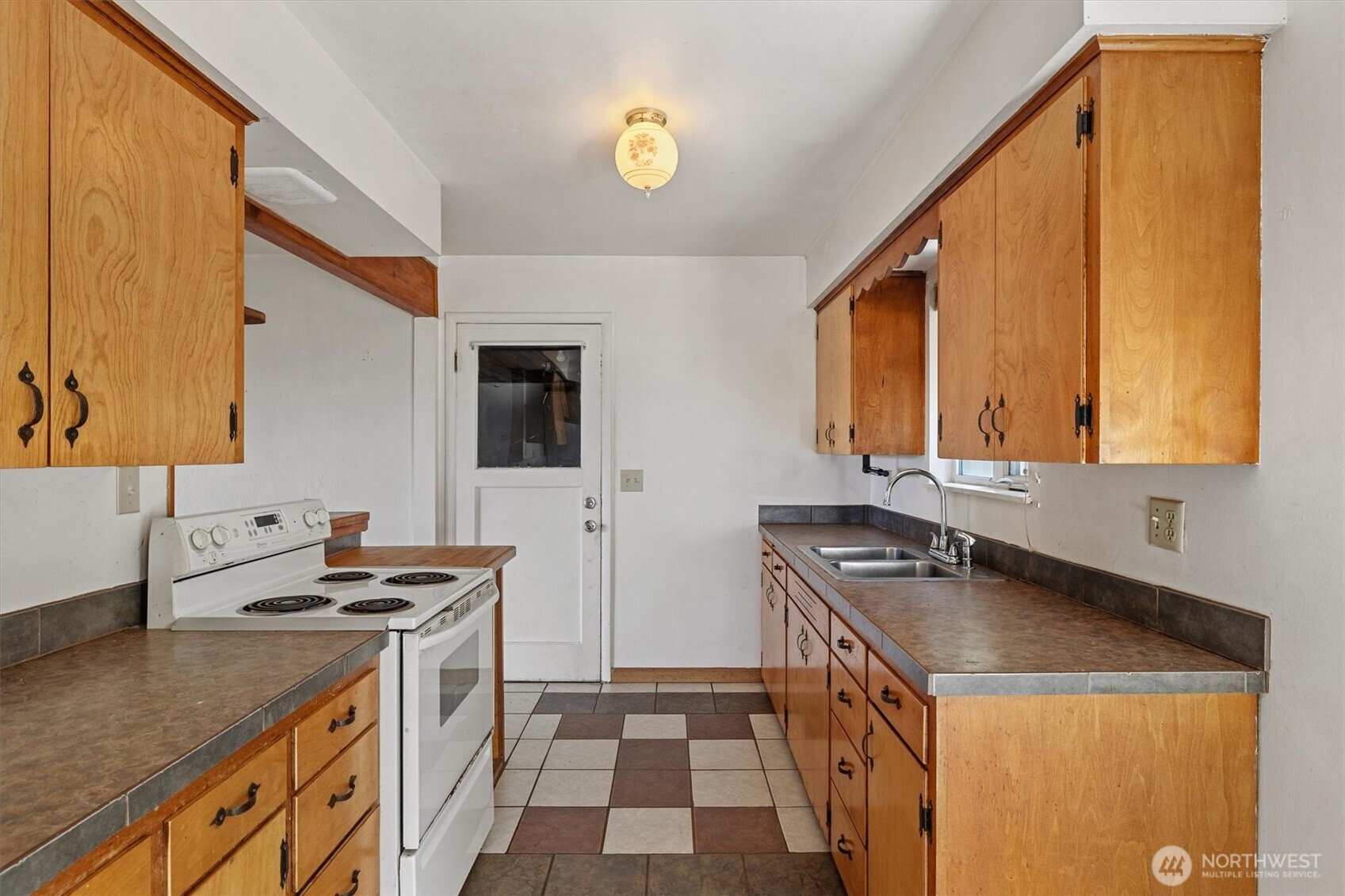 4511 Lakeway Drive Property Photo 23