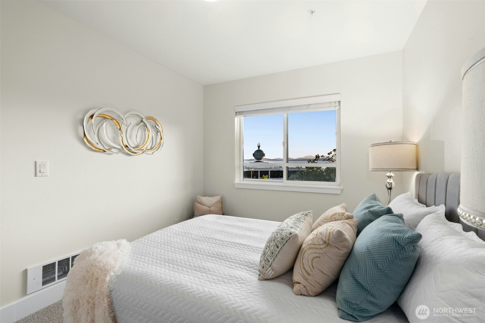 133 Queen Anne Avenue 304 Property Photo 8