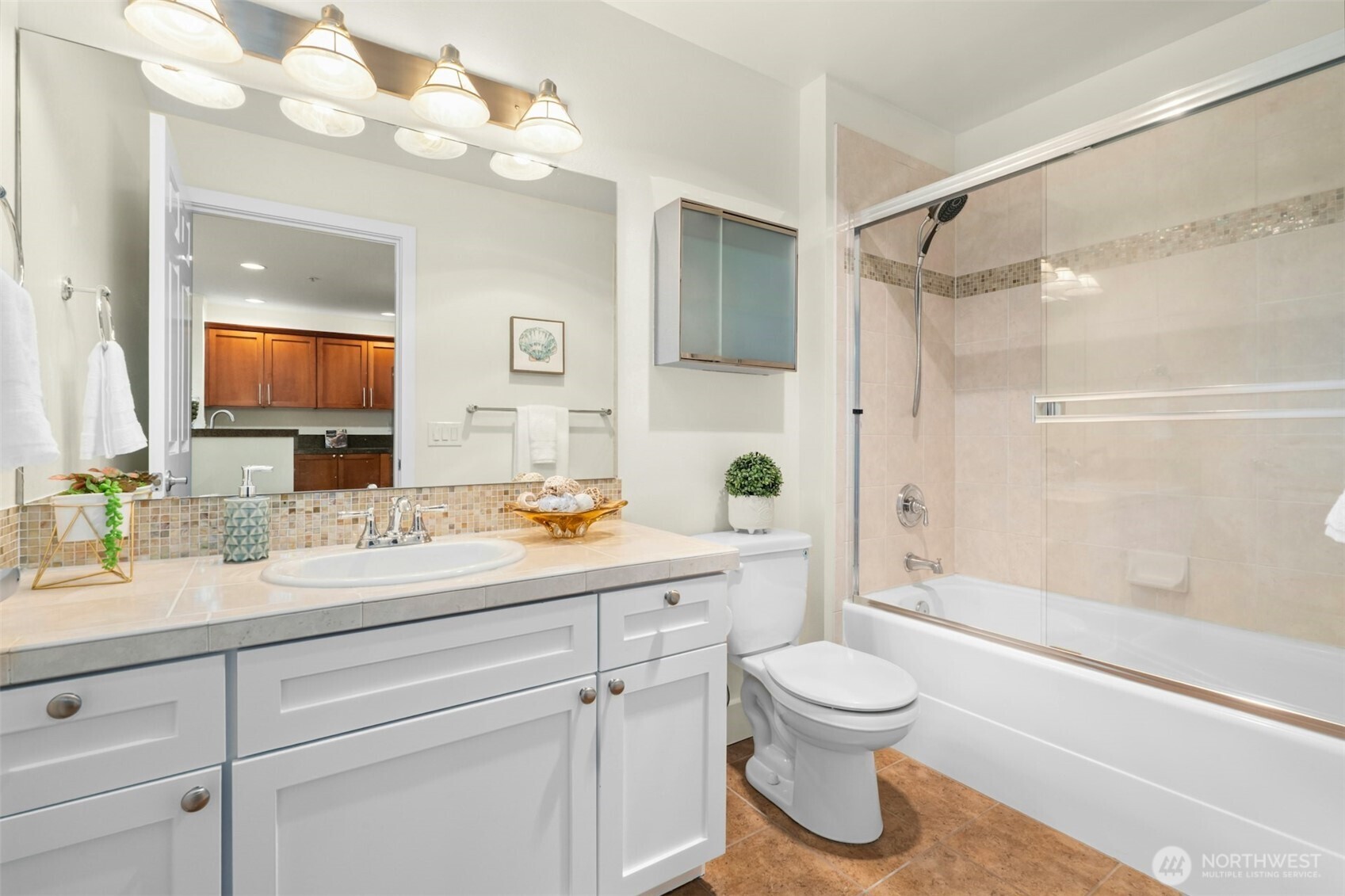 133 Queen Anne Avenue 304 Property Photo 14