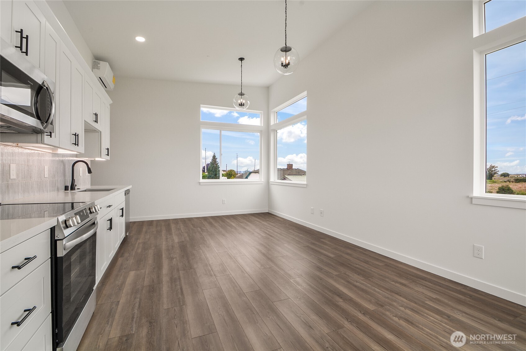 27523 102nd Avenue E Property Photo 6