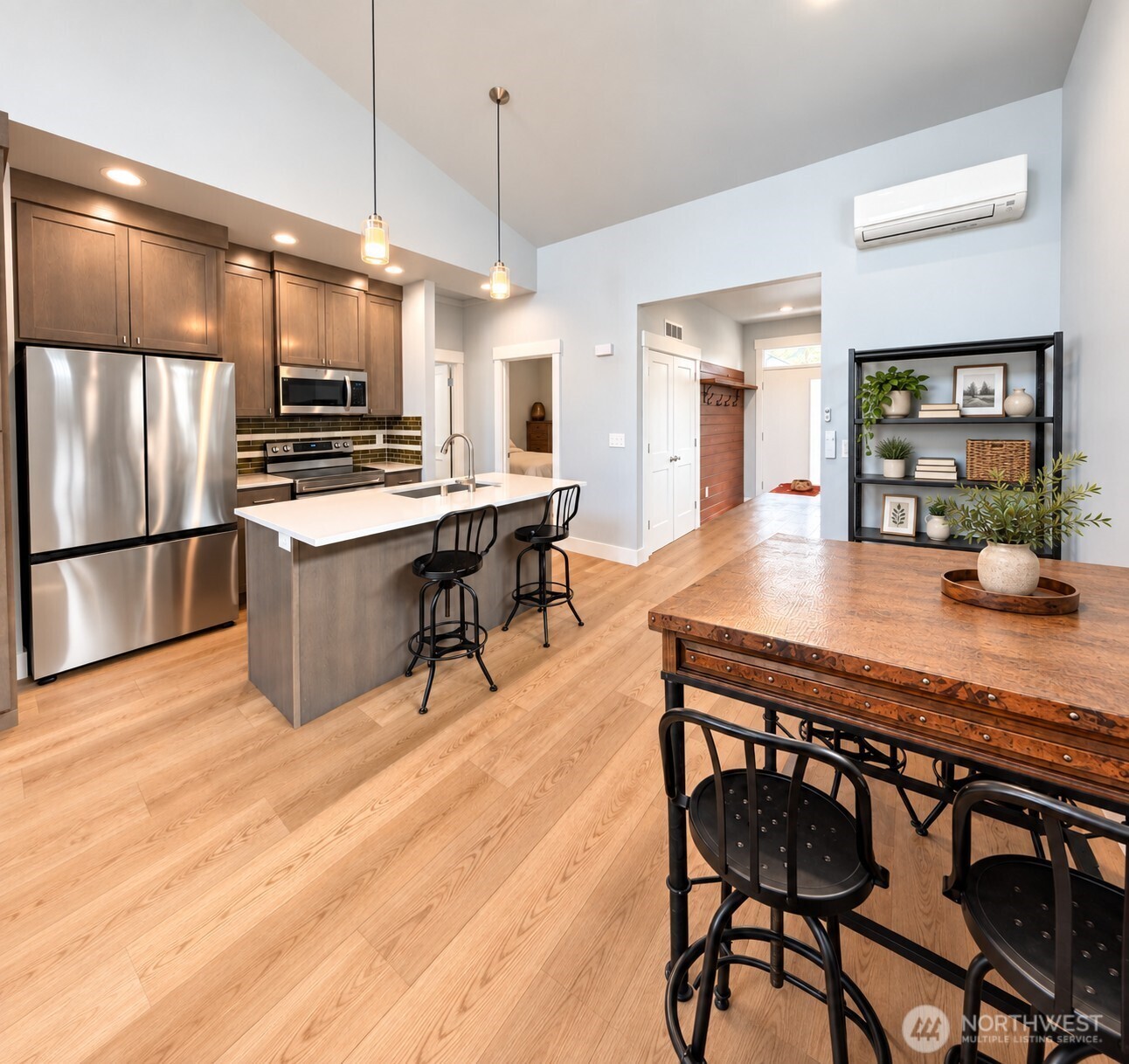 607 Sunset Avenue N8 Property Photo 4
