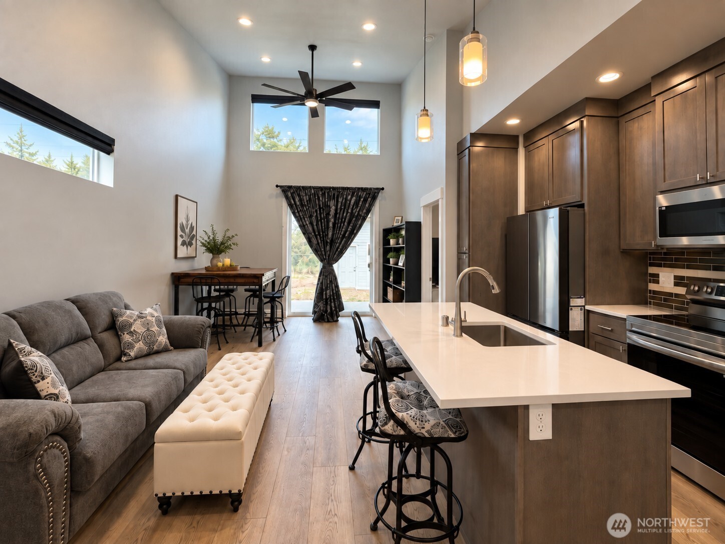 607 Sunset Avenue N8 Property Photo 5