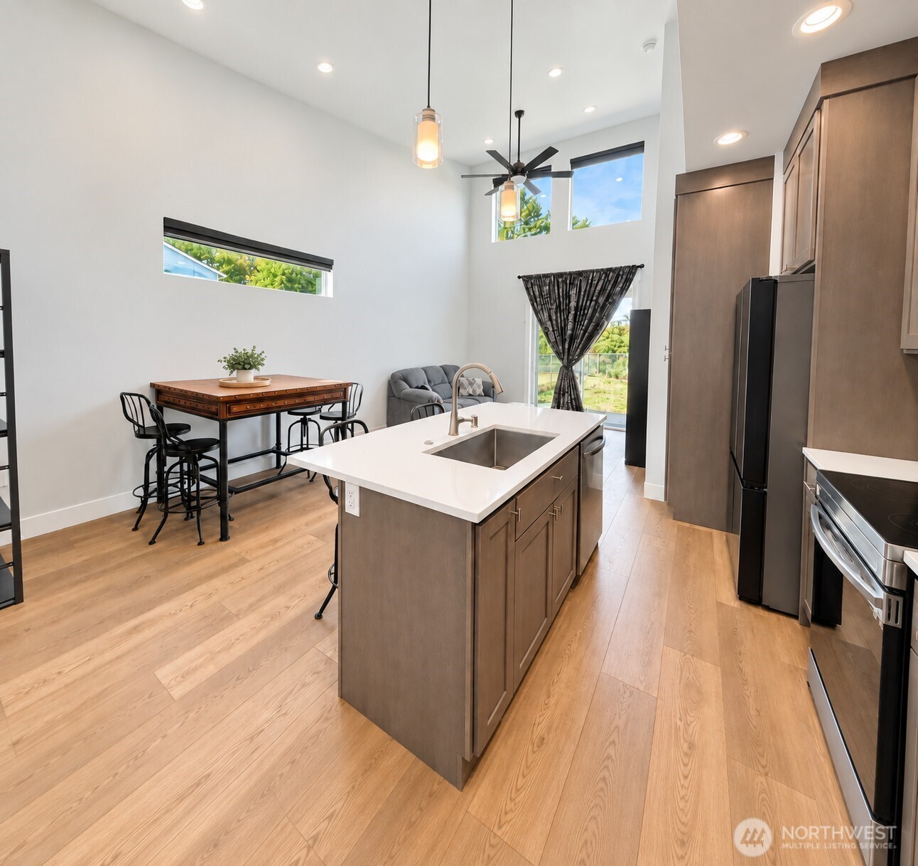607 Sunset Avenue N8 Property Photo 6