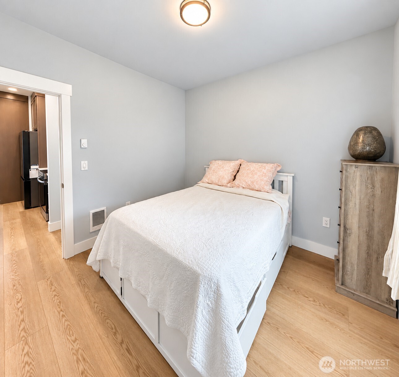 607 Sunset Avenue N8 Property Photo 14
