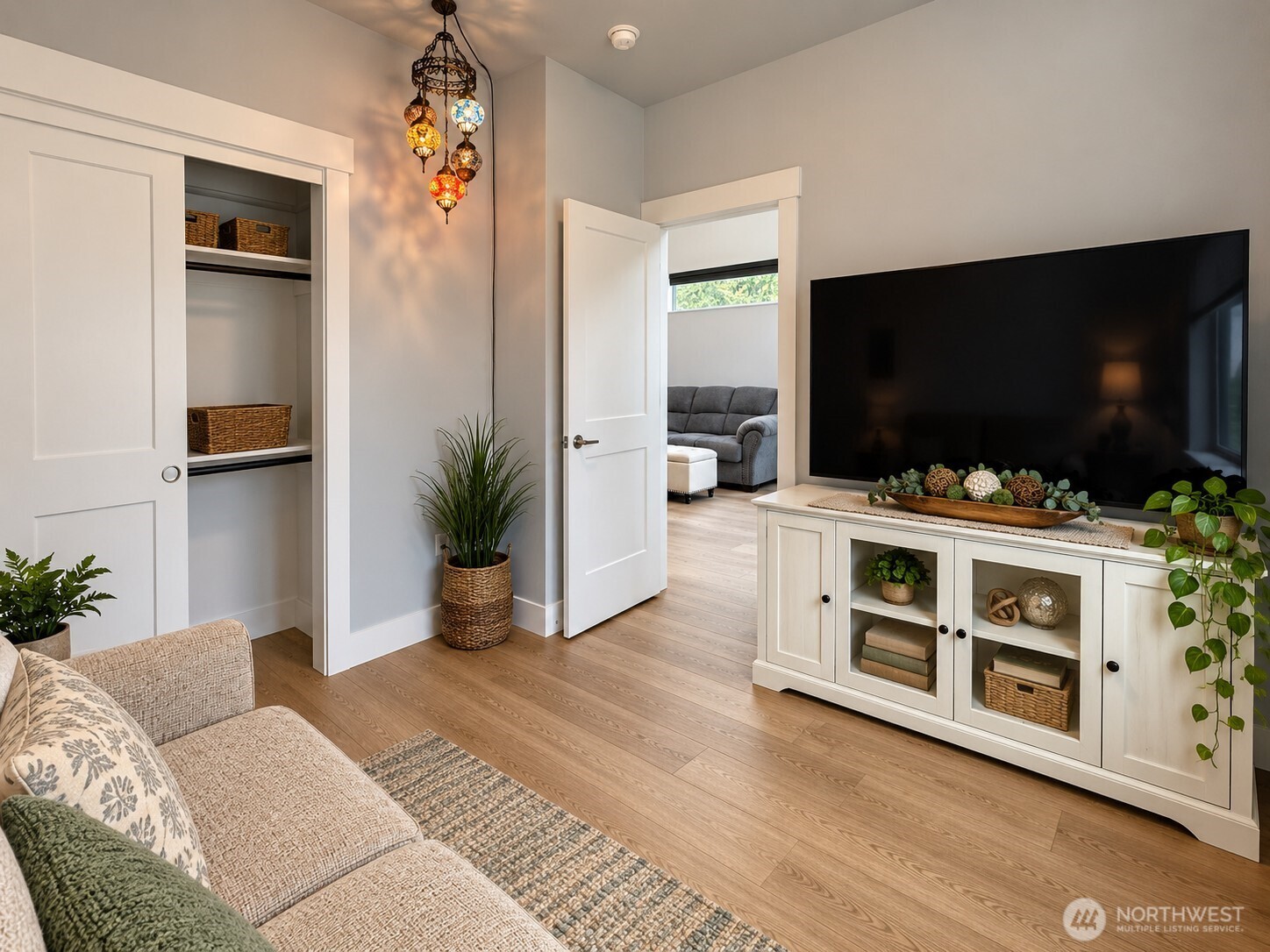 607 Sunset Avenue N8 Property Photo 18
