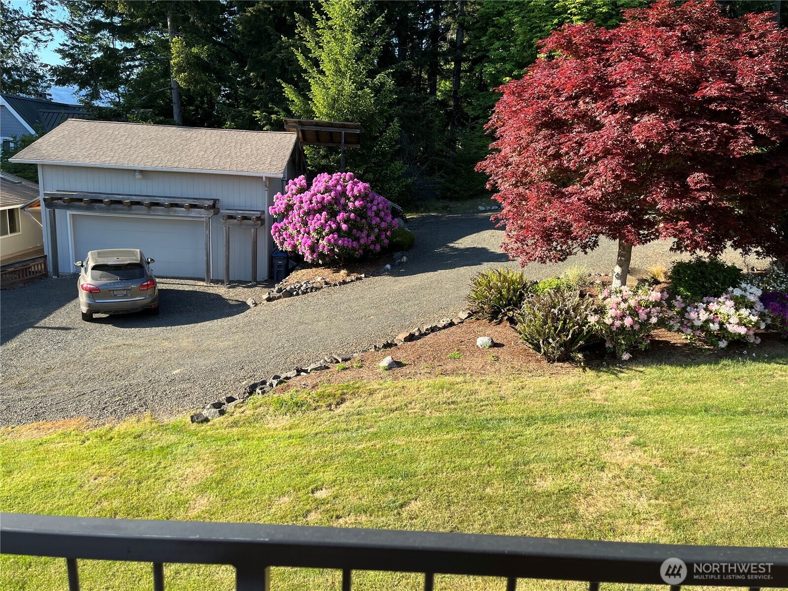 913 Hood Drive Property Photo 3