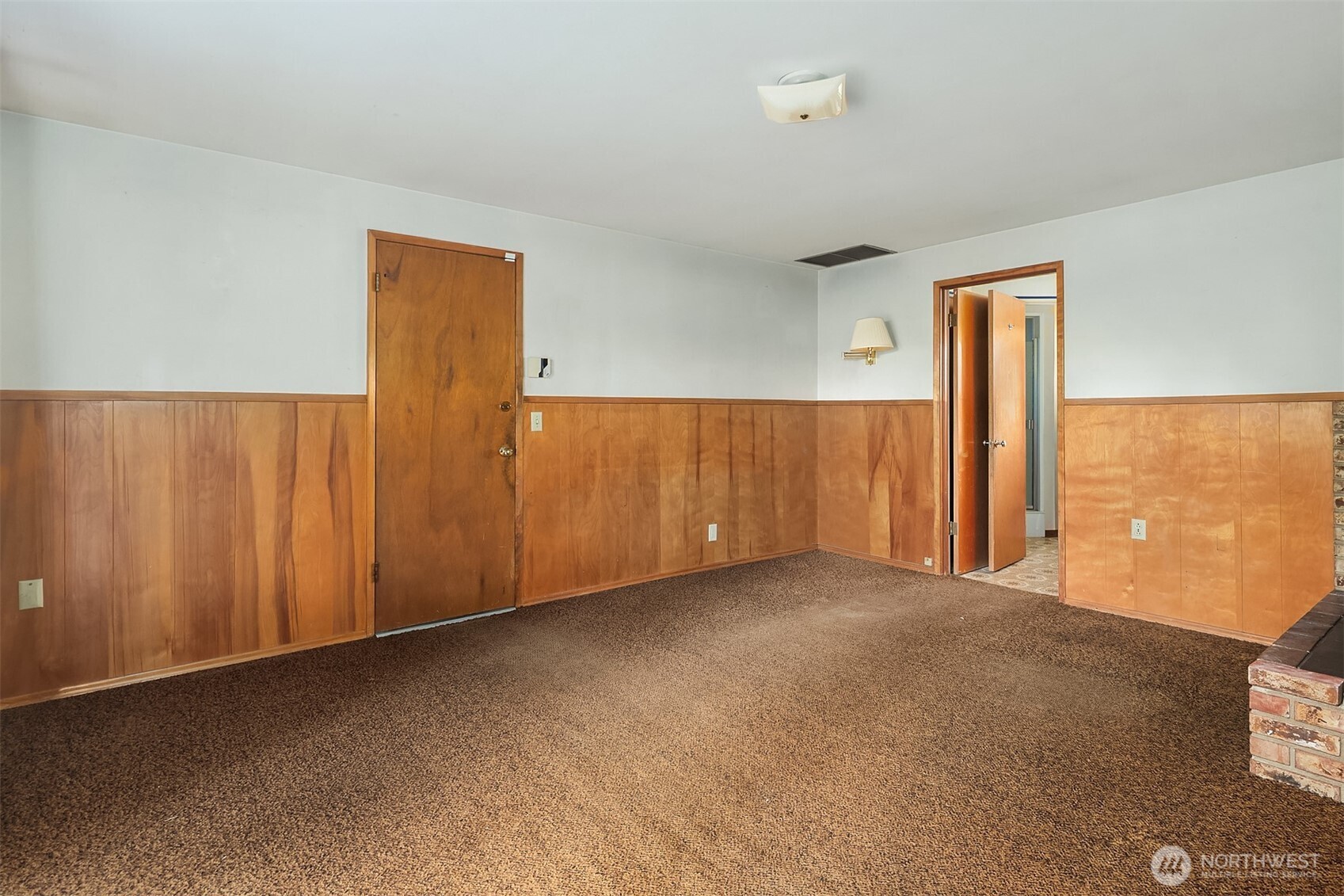 518 N 198th Street Property Photo 13