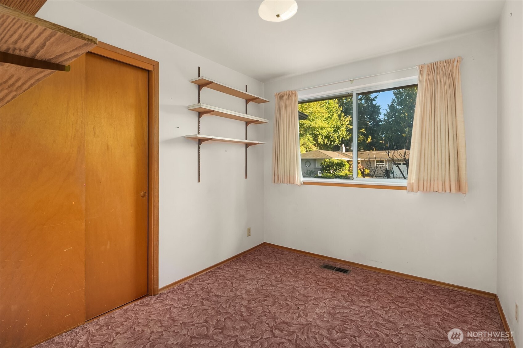 518 N 198th Street Property Photo 16