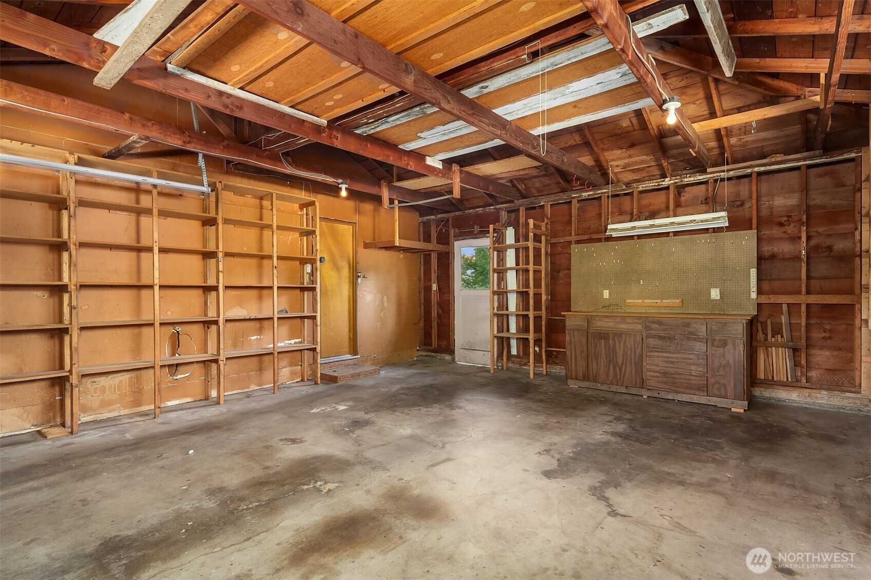 518 N 198th Street Property Photo 20