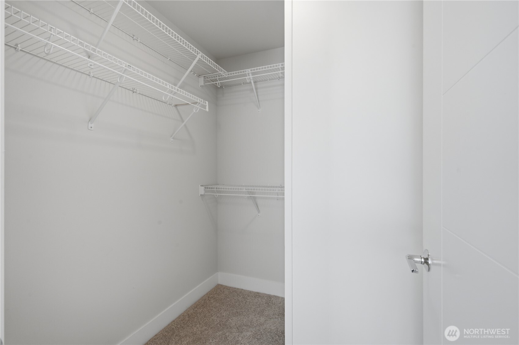 2214 Franklin Ave E B Property Photo 22