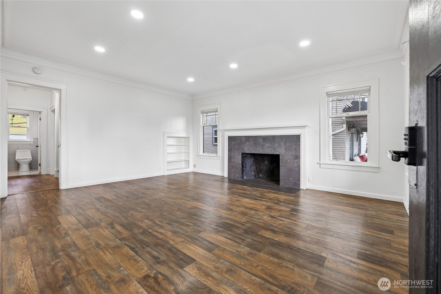 4545 5th Avenue Property Photo 3