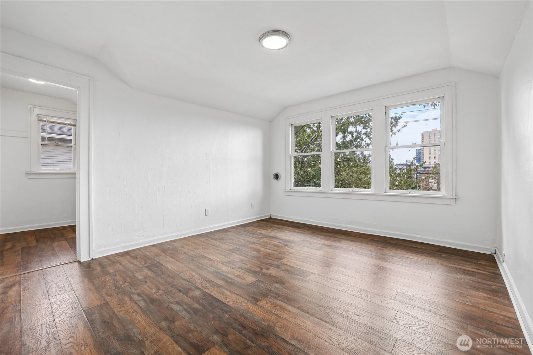 4545 5th Avenue Property Photo 4