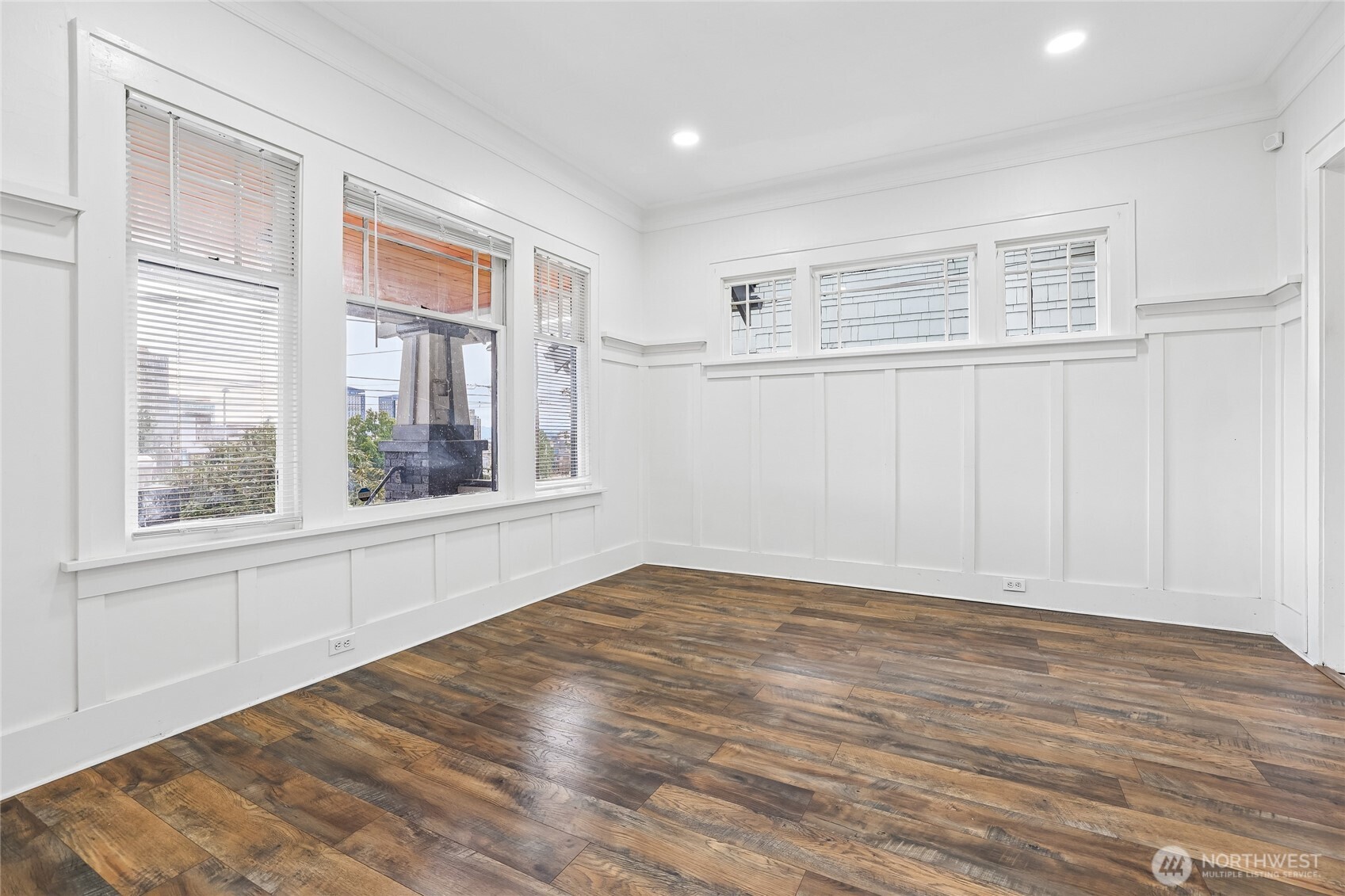 4545 5th Avenue Property Photo 8