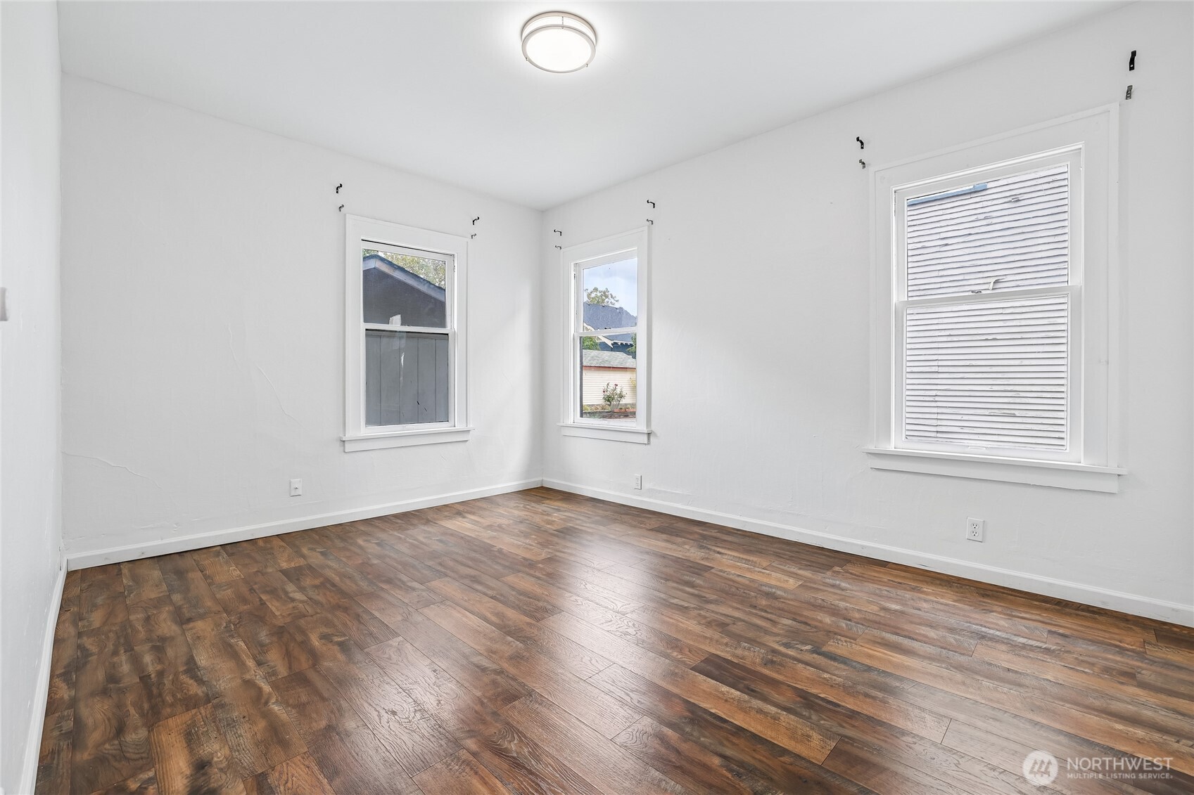 4545 5th Avenue Property Photo 9