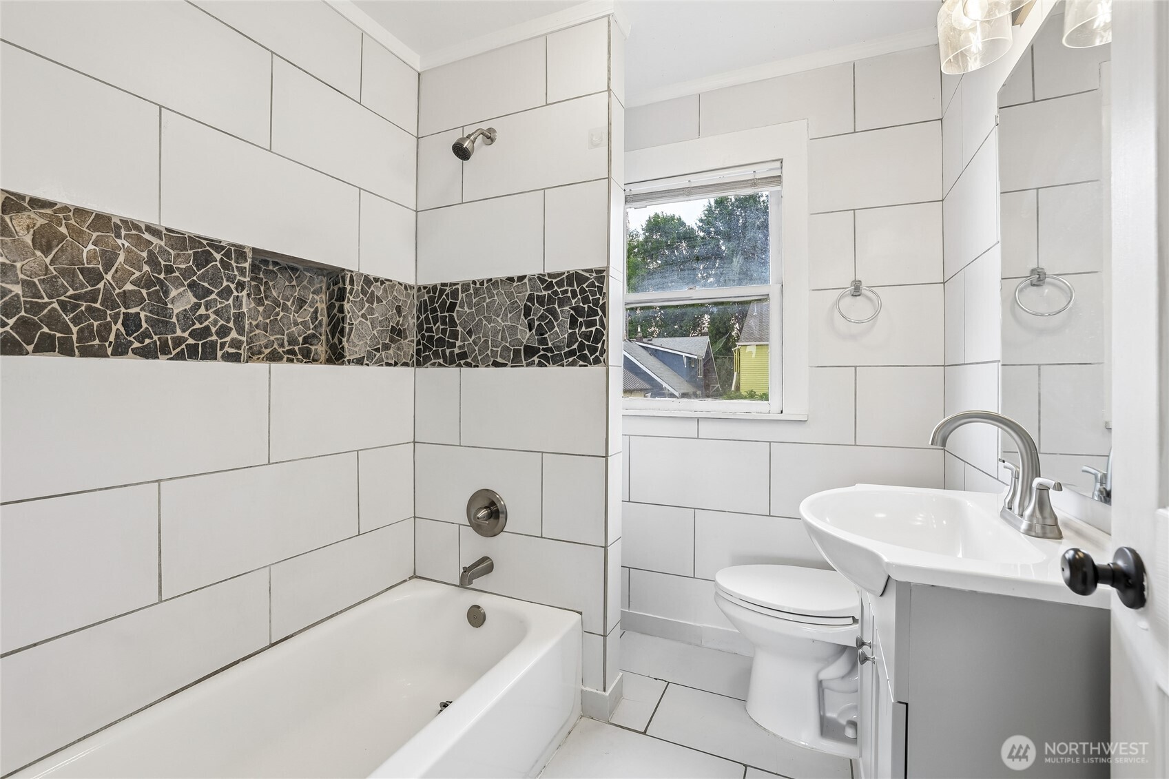 4545 5th Avenue Property Photo 14