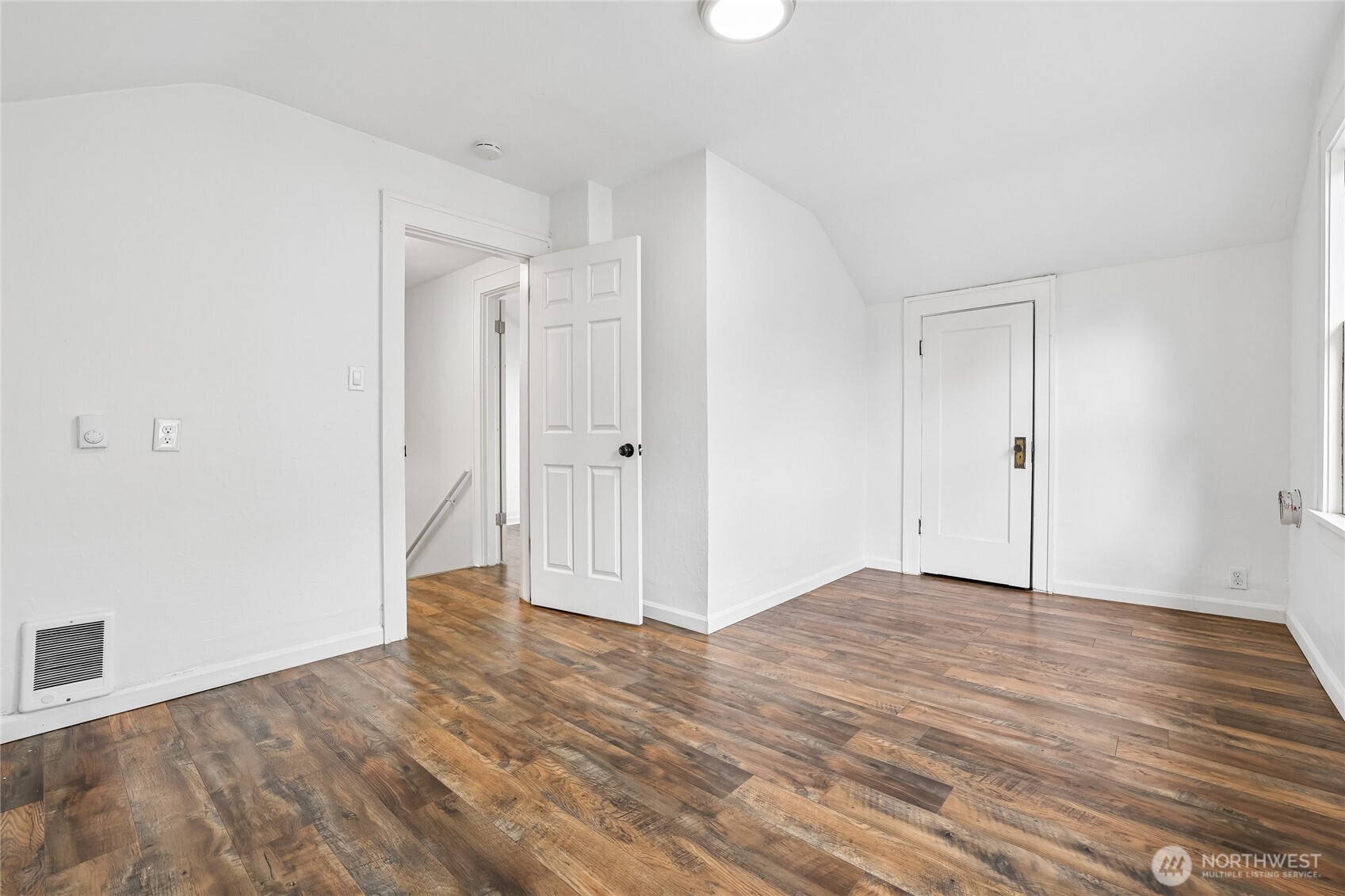 4545 5th Avenue Property Photo 18